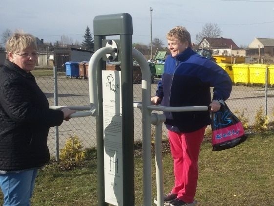 Jako jedni z pierwszych w naszym powiecie z plenerowej siłowni korzystać zaczęli mieszkańcy z Wałycza