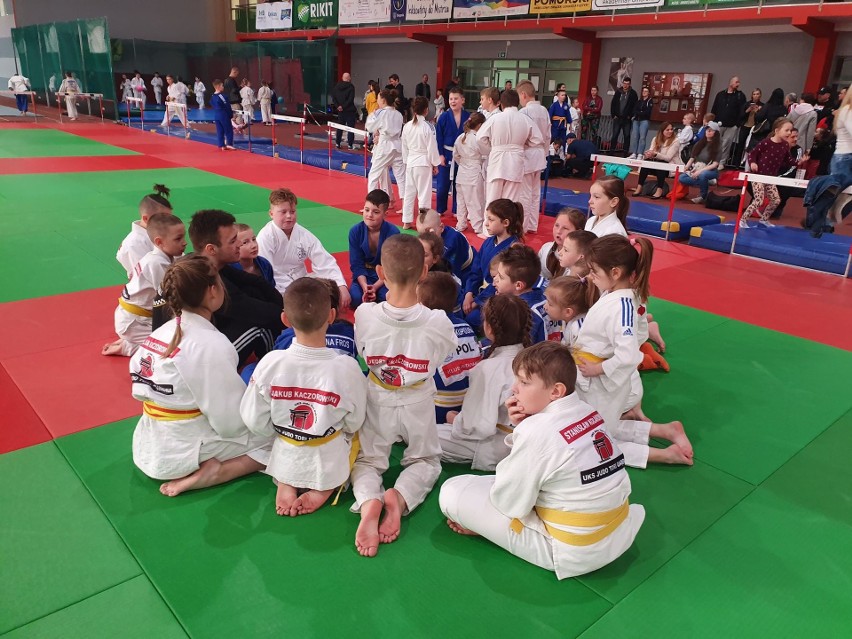 Młodzi zawodnicy Klubu Judo Samuraj Koszalin i UKS Tori...