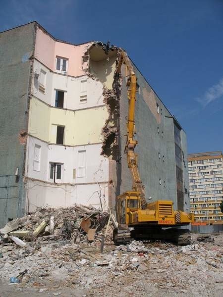 12 Czerwca 2008.  Budynek "Odry" znika z pejzazu Szczecina.