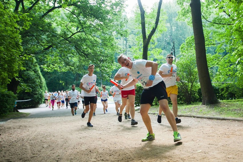 W Electrum Ekiden biorą udział drużyny po 6 biegaczy.