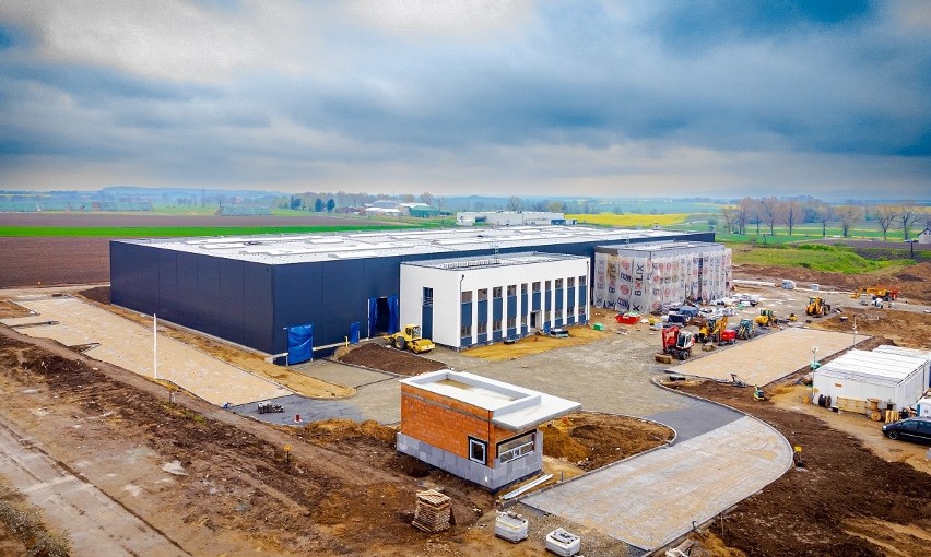 Ostatnie dwa wolne moduły nowej hali WSSE w Ząbkowicach Śląskich! Już niebawem otwarcie 