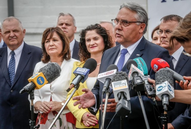 Kazimierz Janiak rezygnuje ze startu do Senatu. Prawo i Sprawiedliwość bez kandydata w okręgu nr 66