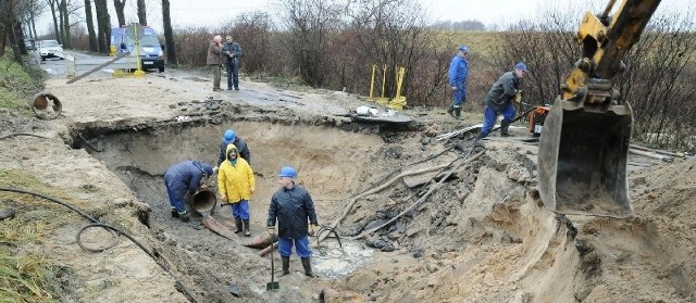 W listopadzie wpadł do niej samochód