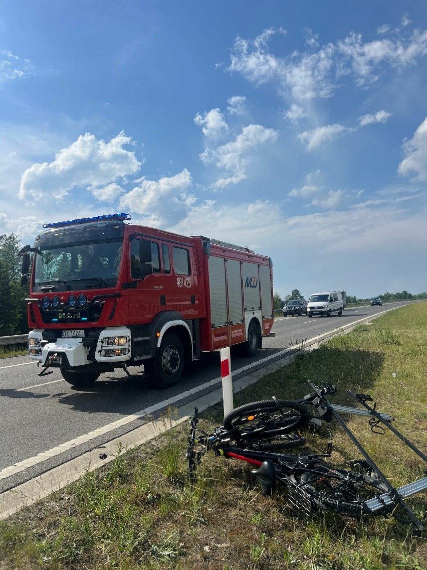 Tragiczny finał wypadku na trasie S7 w Skarżysku-Kamienej. Potrącony zmarł w szpitalu