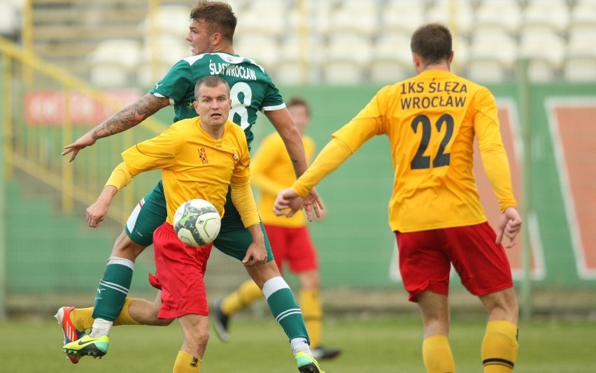 Piłka nożna: Śląsk II - Ślęza Wrocław 0:1 (ZDJĘCIA)