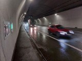 Tunel na zakopiance. W sylwestra więcej aut jechało w kierunku Krakowa niż Zakopanego