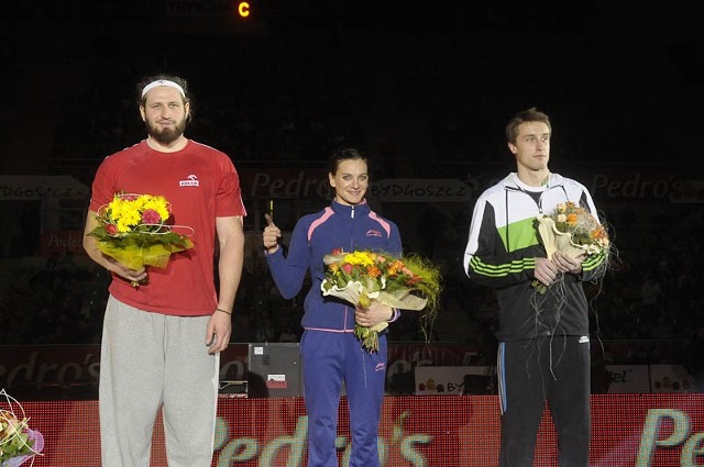 Bydgoszczanin Łukasz Michalski (z prawej) pokazał duszę wojownika i z wynikiem 5,72 m święcił triumf przed własną publicznością.