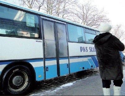 Autobus PKS z szybą z pleksi.