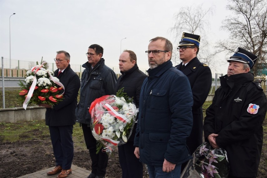 Samorządowcy z Nowego Dworu Gdańskiego uczcili pamięć poległych czołgistów. Ponieśli śmierć w wodach Linawy w grudniu '80