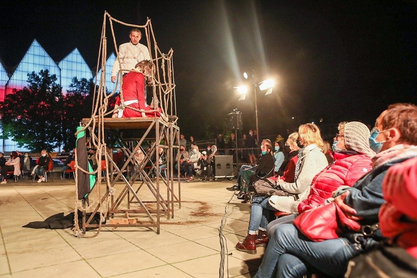 Prolog 55. Kontrapunktu wystartował. Ważny spektakl na pl. Solidarności w Szczecinie