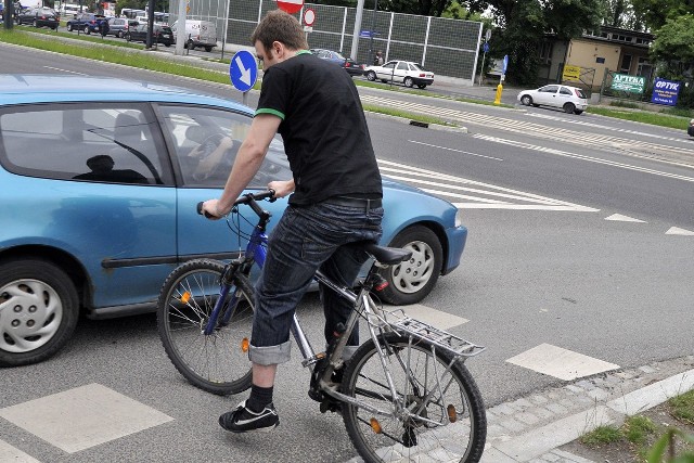 Kierowcom i rowerzystom trudno pokojowo współistnieć na tych samych ulicach