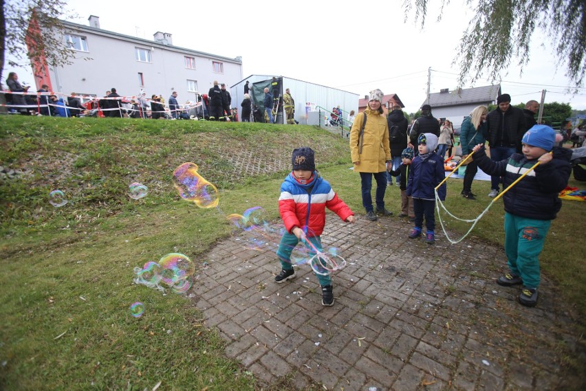 Piknik strażacki OSP Kostuchna dla chorej Emilki....