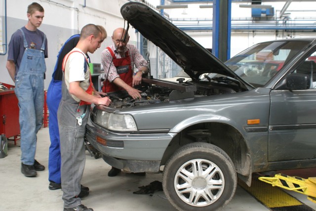 W Zespole Szkół Samochodowych miał powstać w tym roku nowy kierunek - mechanik motocyklowy. Nie udało się go utworzyć z powodu braku chętnych. Podobna sytuacja miała miejsce w innych szkołach