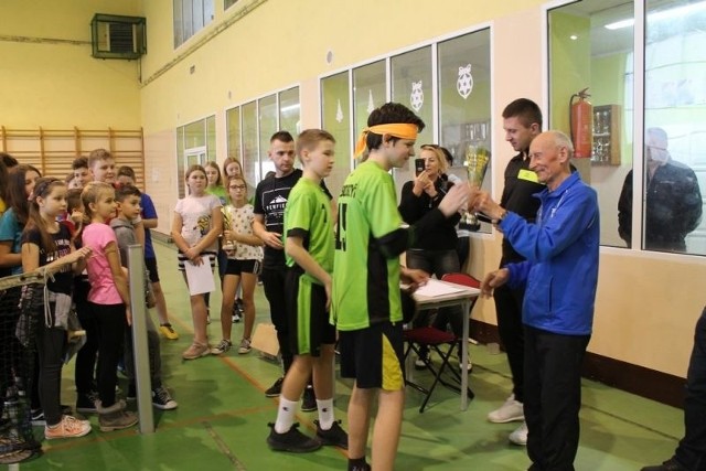 Mistrzostwa Powiatu Golubsko-Dobrzyńskiego dziewcząt i chłopców w tenisie stołowym drużynowym zorganizowano we Wrockach