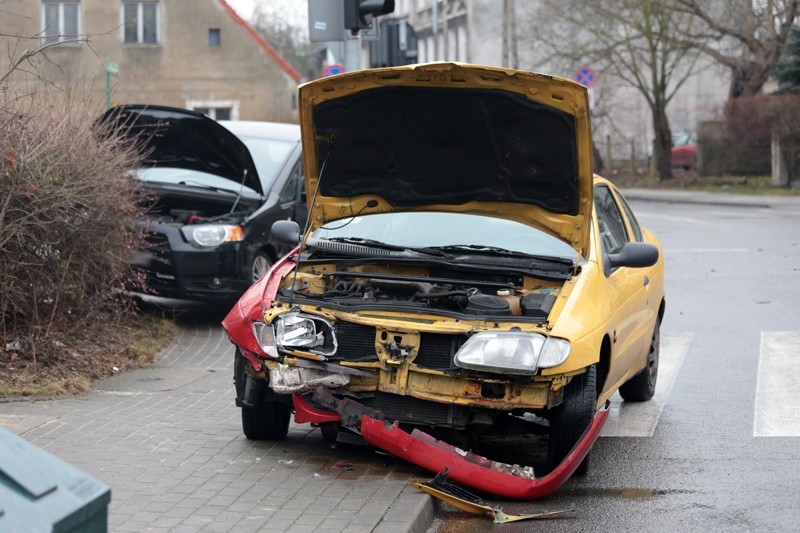 Na skrzyżowaniu ulic Strzeleckiej i Sienkiewicza w Zielonej...