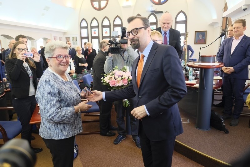 Barbara Litwin podczas sesji Rady Miasta złożyła ślubowanie...