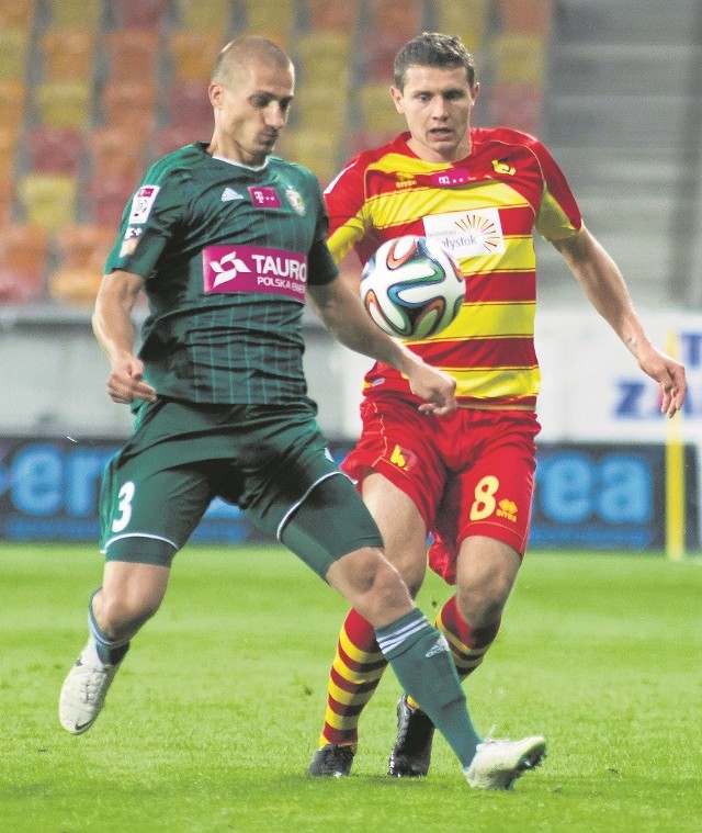 Śląsk Wrocław - Jagiellonia Białystok już dziś, 21.02.2015, godz 18, Stadion Wrocław. Piotr Celeban (z lewej) znów będzie musiał uważać na Patryka Tuszyńskiego (z prawej), który w tym sezonie strzelił pięć bramek