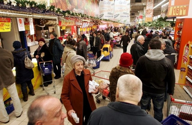 SKLEPY CZYNNE W NOWY ROK [01.01 2018] SKLEPY OTWARTE 1 STYCZNIA 2018 [BIEDRONKA, KAUFLAND, AUCHAN, TESCO, LIDL]