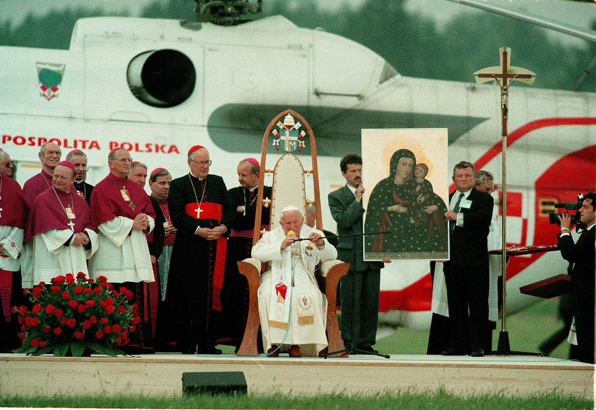 W czerwcu 1999 roku papież Polak odwiedził m.in. Sosnowiec i...