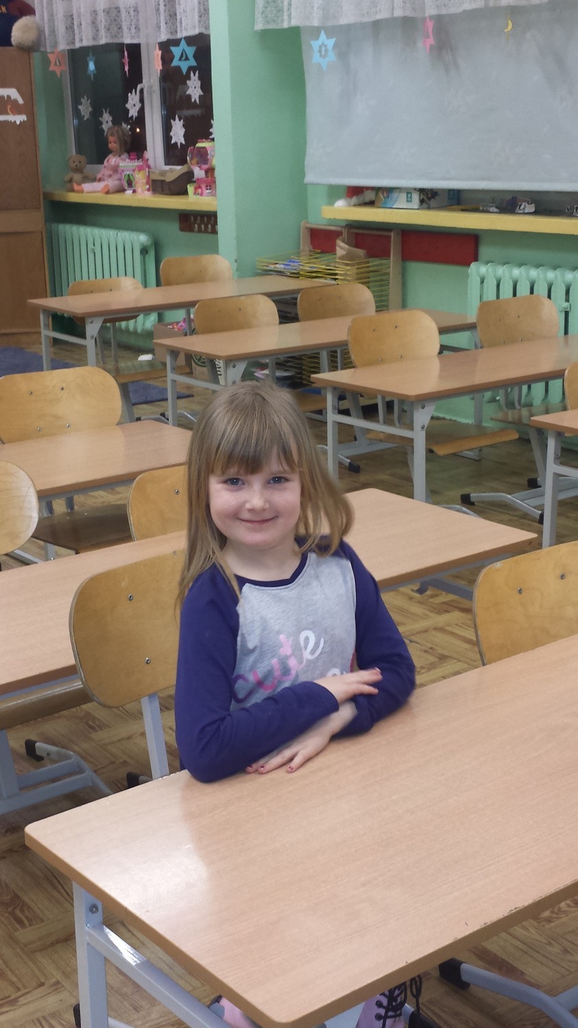 6-letnia Sonia cieszy się, że pójdzie do szkoły