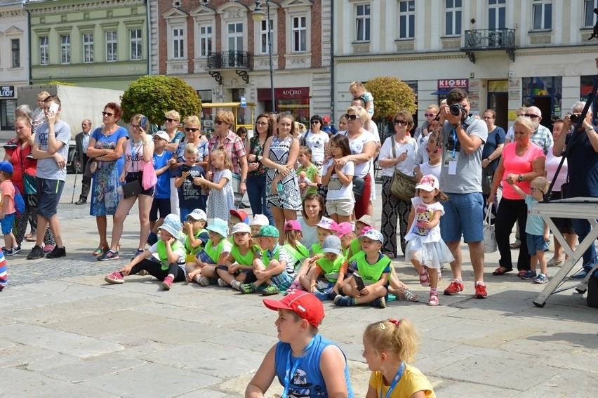 Sądeczanie uczyli się podstawowych kroków estońskich tańców [ZDJĘCIA]