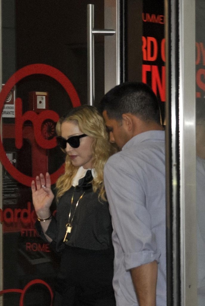 Madonna niczym raper z południa USA: Założyła na zęby... złoty grill [ZDJĘCIA]