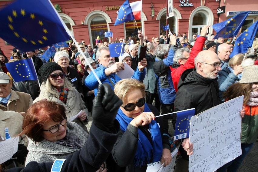 Mieszkańcy Wrocławia odśpiewali "Odę do radości"