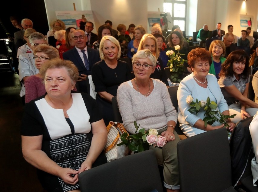 Wielka gala Kobieta Roku za nami. Danuta Szyksznian-Ossowska podwójną laureatką. Gratulujemy! [ZDJĘCIA, WIDEO]