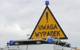 Wypadek w Grabkowie. Zderzenie ciężarowego volvo z dwoma osobówkami. Jedna osoba została ranna