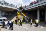 Wypadki z udziałem autobusów w Polsce. Do ilu zdarzeń dochodzi? Czy w Warszawie jest ich więcej? 