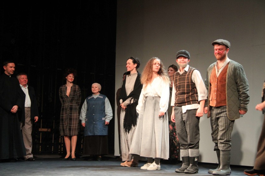 Teatr w Kielcach świętował jubileusz 140-lecia. Były medale „Gloria Artis” i wyjątkowy gość - Wiesław Myśliwski 