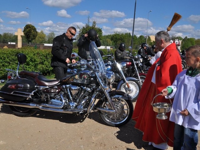 Ubiegłoroczne poświęcenie motocykli przez rozpoczęciem sezonu. W tym roku inaugurację sezonu połączono ze zbiórką krwi. 