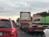 Zderzenie czterech aut na Rokicińskiej. Zablokowany wjazd na autostradę! Potężny korek ZDJĘCIA