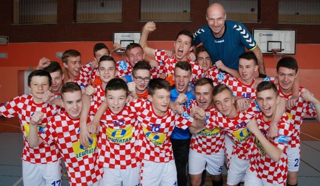 Reprezentacja Gimnazjum Daleszyce zagra jako Chorwacja. Młodzi piłkarze już przymierzyli stroje jakie otrzymali od organizatorów imprezy.