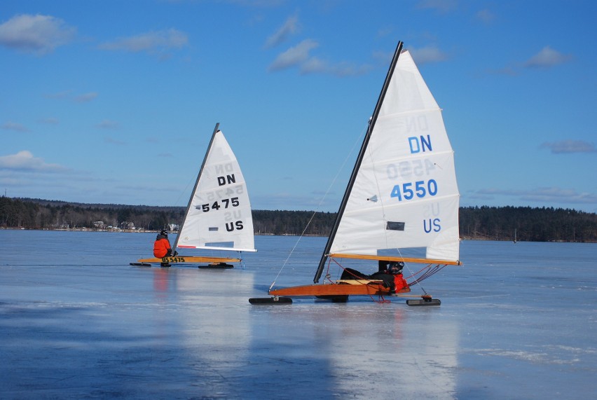Iceboating to zimowy zamiennik dla fanatyków żeglarstwa....