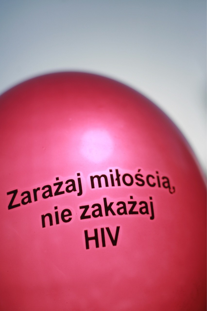 Dla wielu dojrzałych osób zakażenia HIV to nadal temat tabu.
