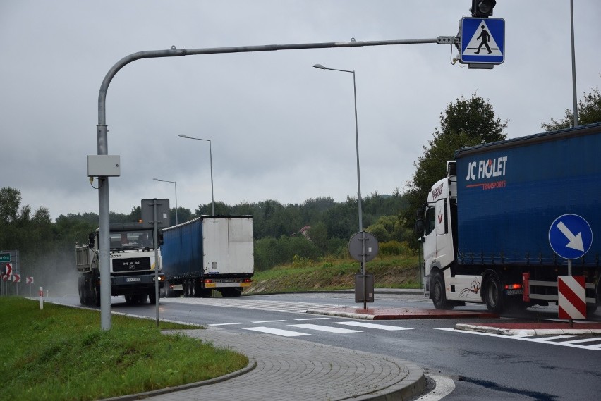 Nowy szlak wojewódzki prowadząca od drogi krajowej 79 do...