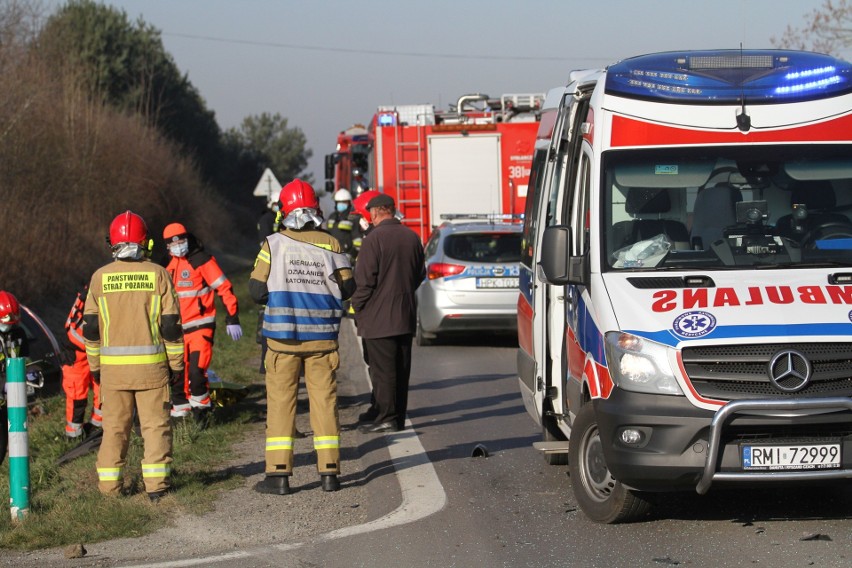 Wypadek w Siedleszczanach. W zdarzeniu dwóch samochodów jedna osoba została ranna [ZDJĘCIA]