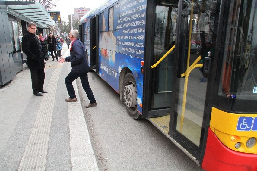 Wypadek w Kielcach. Autobus potrącił kobietę 