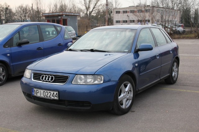 Audi A3, 2002 r., 1,8 T + gaz, 4x airbag, klimatronic, elektryczne szyby i lusterka, 12 tys. 900 zł;
