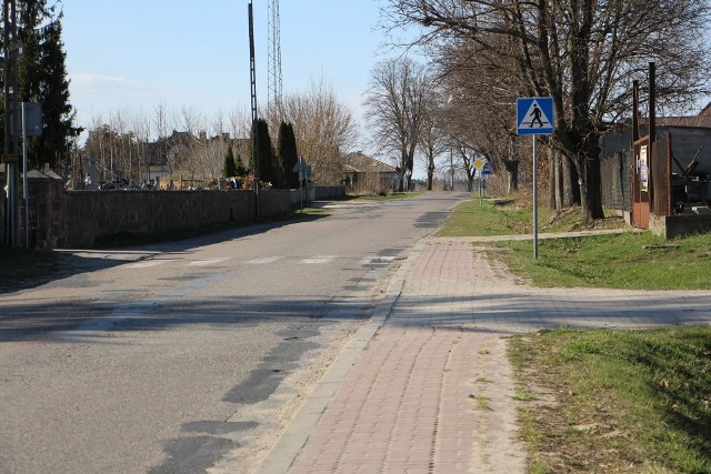 Władze powiatu radomskiego i gminy Przytyk planują modernizacje drogi od Przytyka do Maksymilianowa.