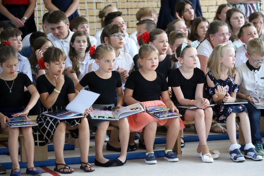 Ponad 37 tys. białostockich uczniów zakończyło rok szkolny,...