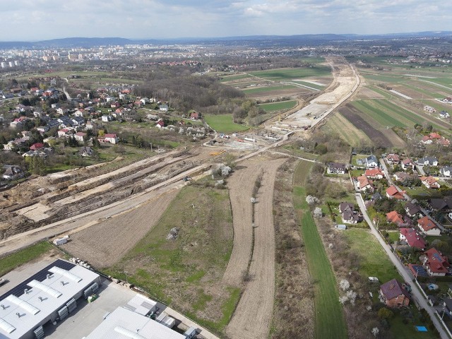 Postępuje rozbudowa al. 29 Listopada