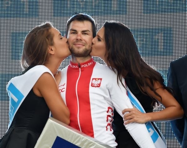 Kamil Zieliński na mecie czwartego w Nowym Sączu. Został liderem Tour de Pologne.  