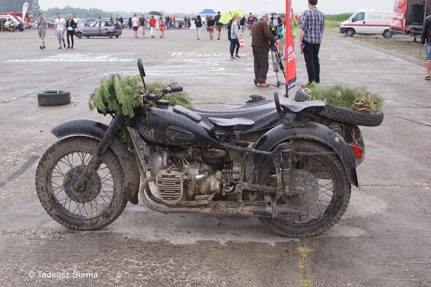 Wypadek, pożar samochodu, motocyklowe popisy i wyścigi aut. XV Festyn Motoryzacyjny Św. Krzysztofa 