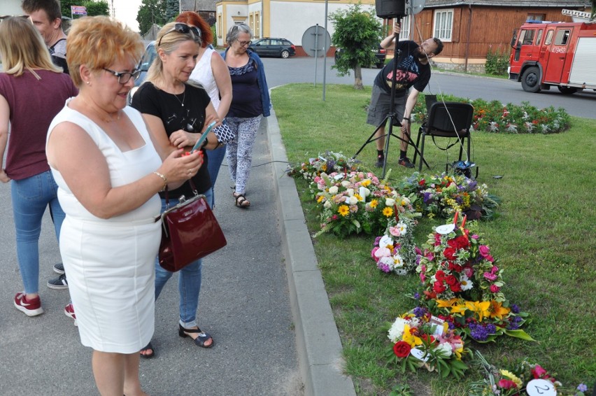 Zawichojski Wieczór Tradycji. Wybrano najpiękniejszy zawichojski wianek. Był też pokaz tańca z ogniem [ZDJĘCIA]