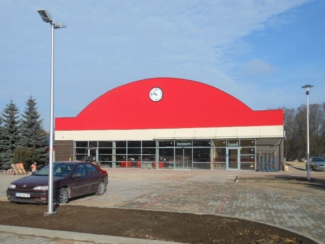W sobotę o godzinie 9 rano nowy sklep Polomarket w Opatowie zostanie uroczyście otwarty. Dla klientów przewidziano liczne atrakcje.