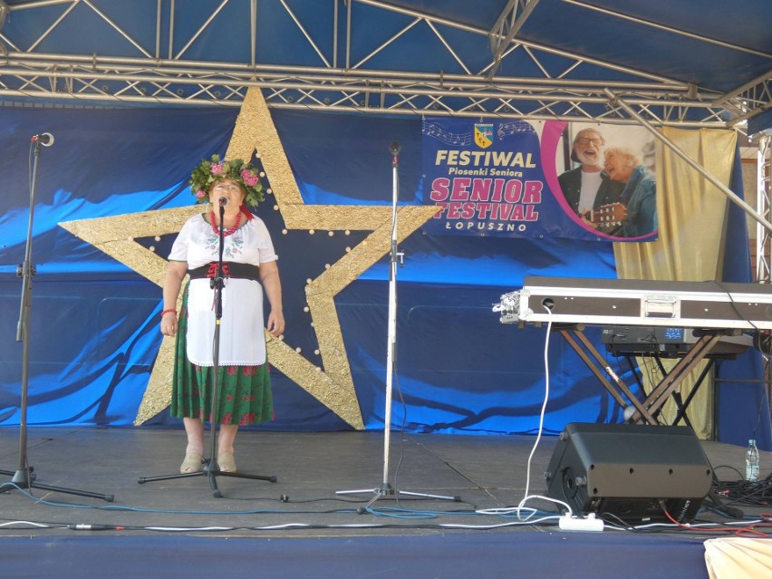 W Łopusznie odbył się Festiwal Piosenki Seniora SENIOR FESTIVAL 2021. Zaśpiewała pani wójt [WIDEO, ZDJĘCIA]