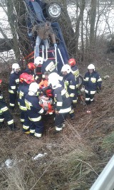 Wypadek we wsi Otorowo. Kobieta uwięziona w pojeździe [ZDJĘCIA]