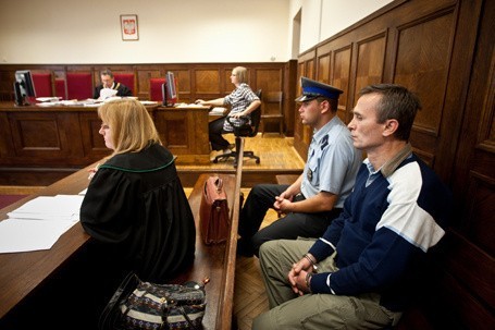 W Sądzie Okręgowym w Łodzi rozpoczął się proces 46- letniego Romana P. oskarżonego o nieumyślne wywołanie pożaru w kamienicy przy ul. Włókienniczej 18.